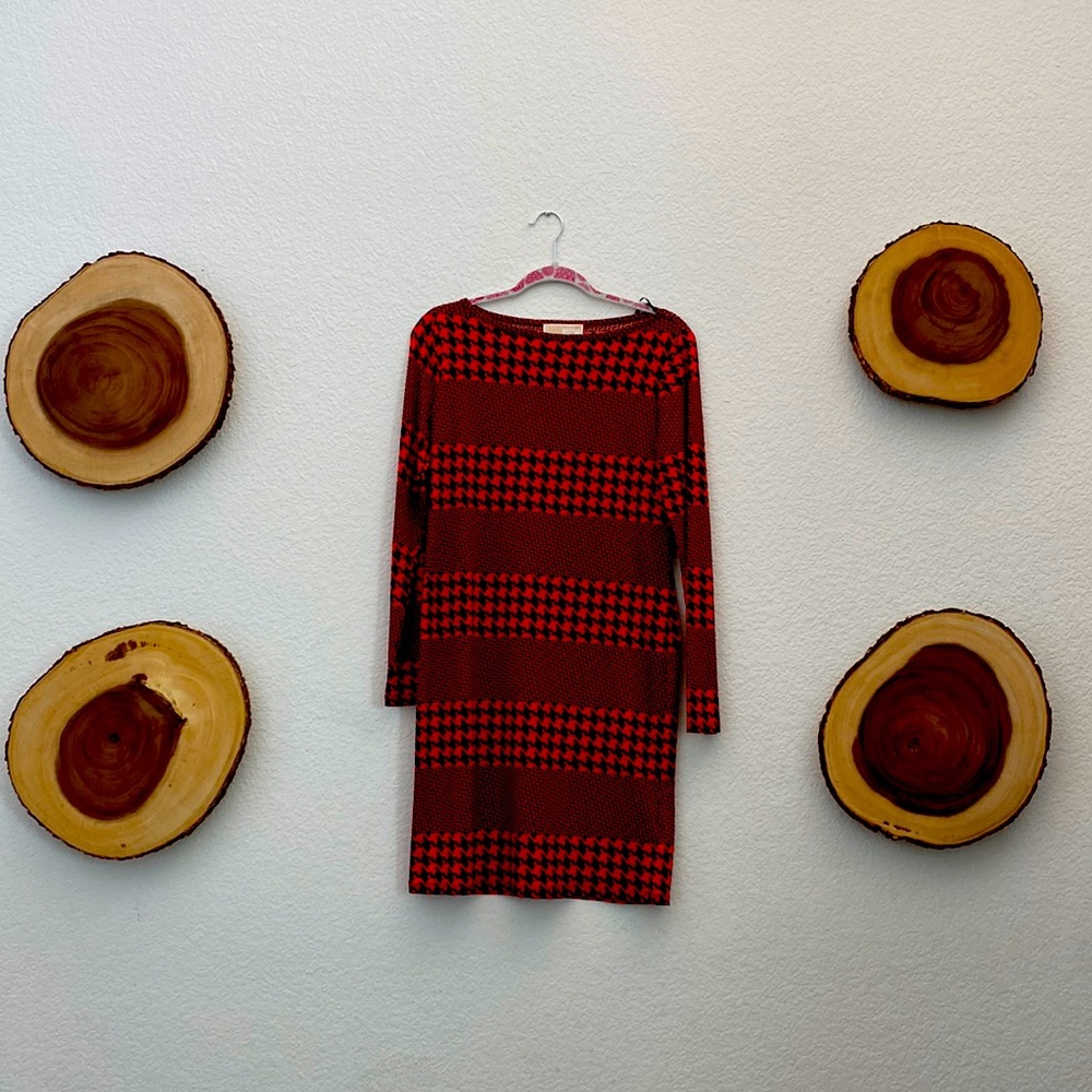 MICHAEL Michael Kors Red And Black
Patterned Long Sleeve Dress Size Small.